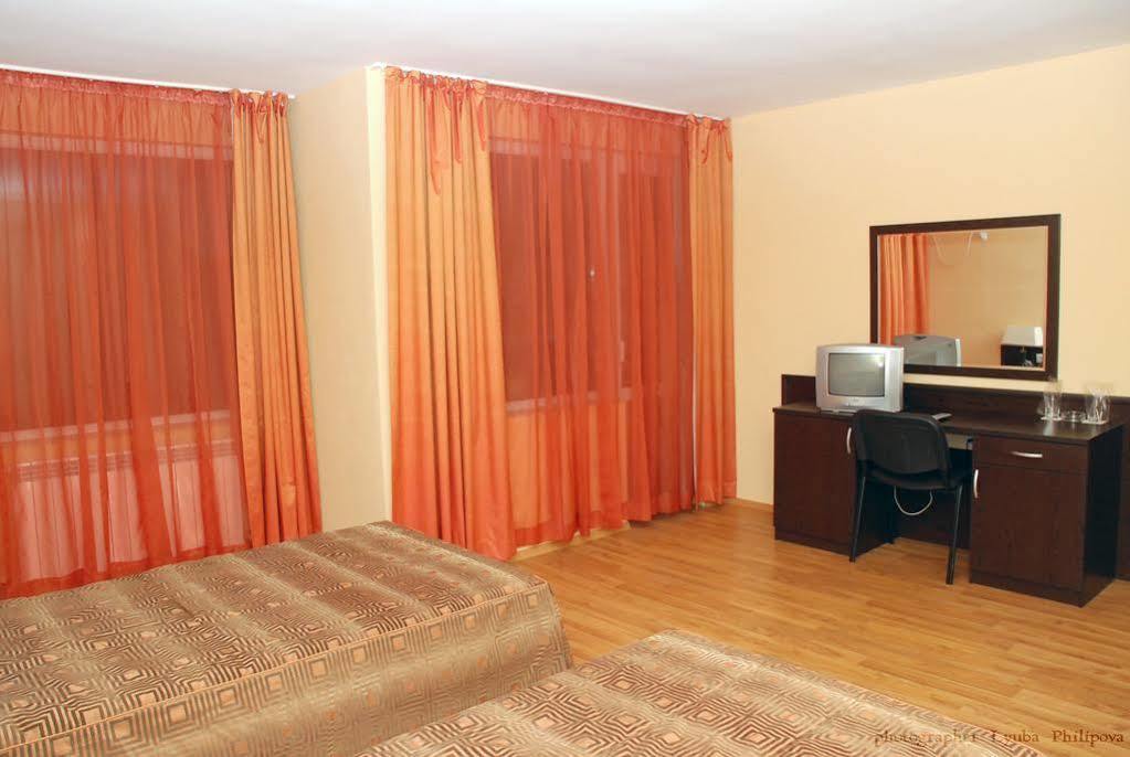 וראצה Family Art-Hotel Zora מראה חיצוני תמונה