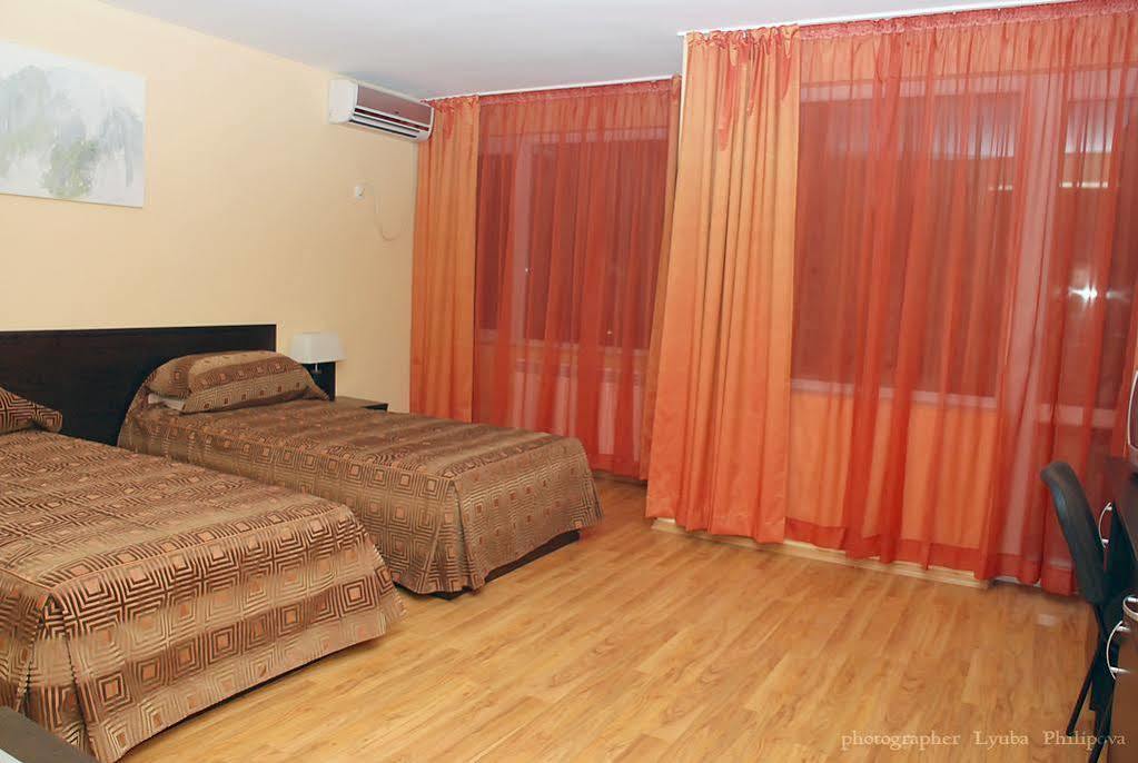וראצה Family Art-Hotel Zora מראה חיצוני תמונה