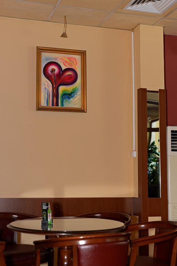 וראצה Family Art-Hotel Zora מראה חיצוני תמונה